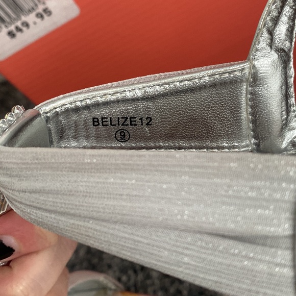 David’s bridal De Blossom Silver heels size 9 - Picture 10 of 10